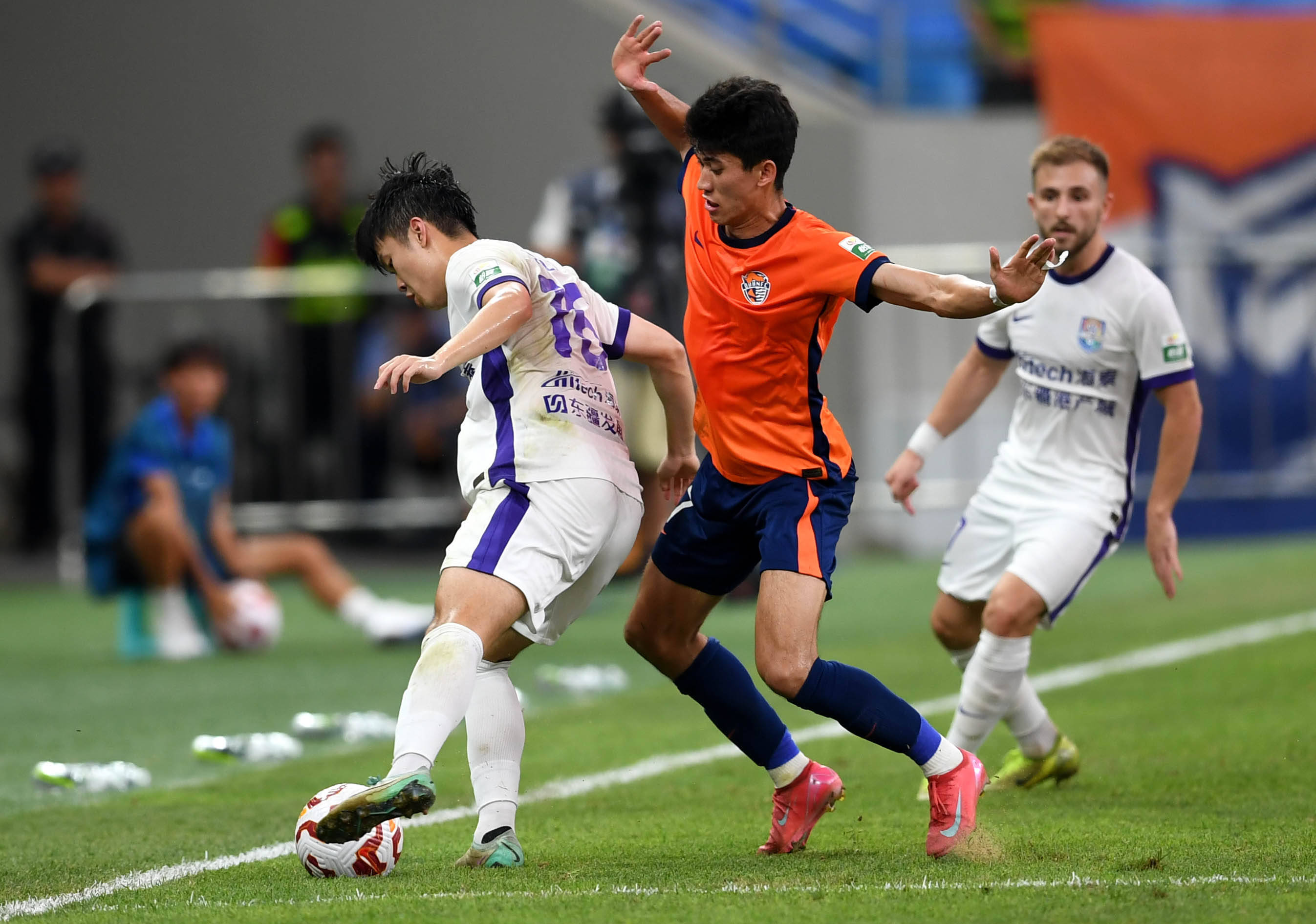 彩的头球攻 彩的头球攻