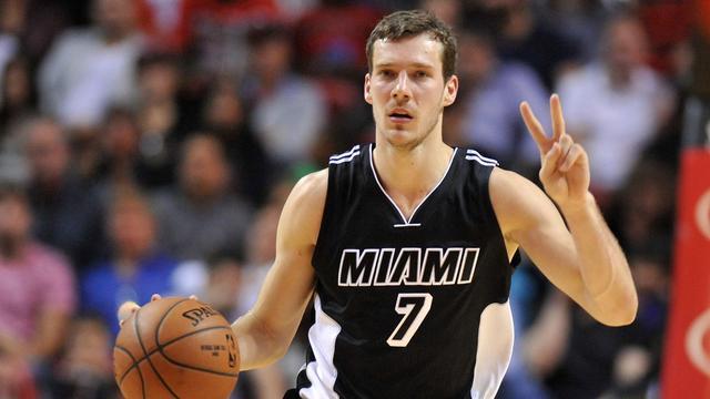 表面上是三 表面上是三